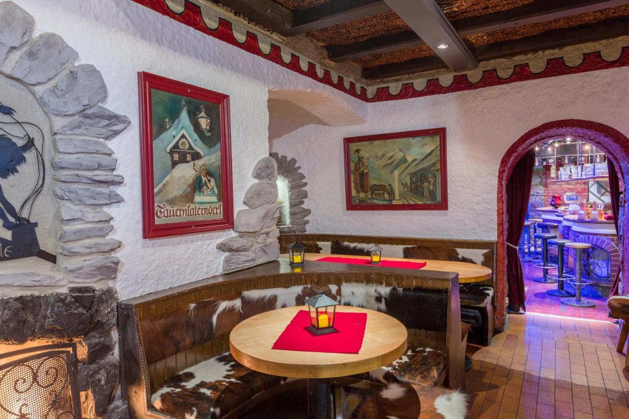 Party Hotel Taverne Obertauern Bagian luar foto